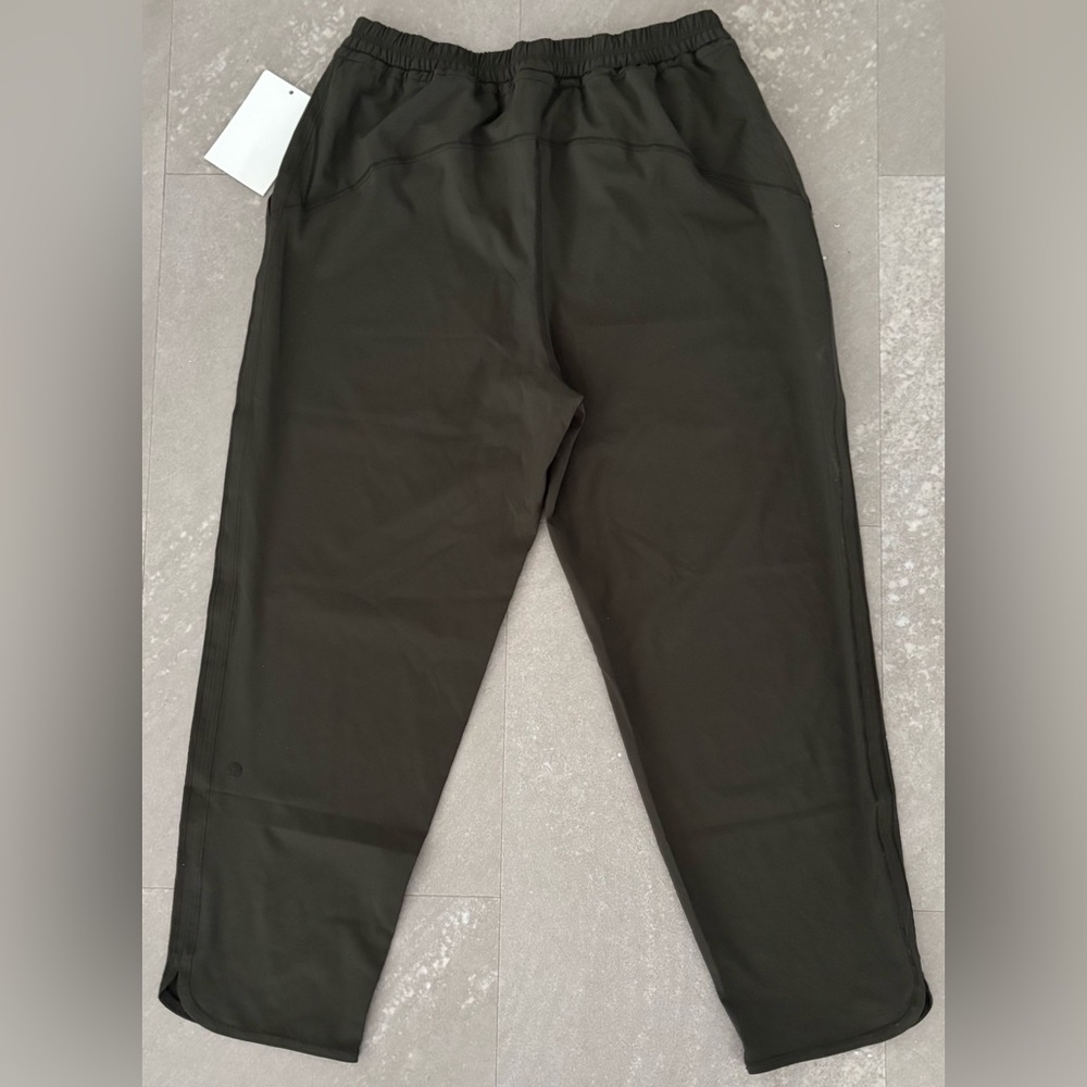 Lululemon Keep it Classic Crop Size 6 - Picture 6 of 9